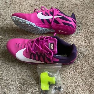 NWOT Nike zoom rival 5 track cleats-  men’s size 11, with spikes and key.